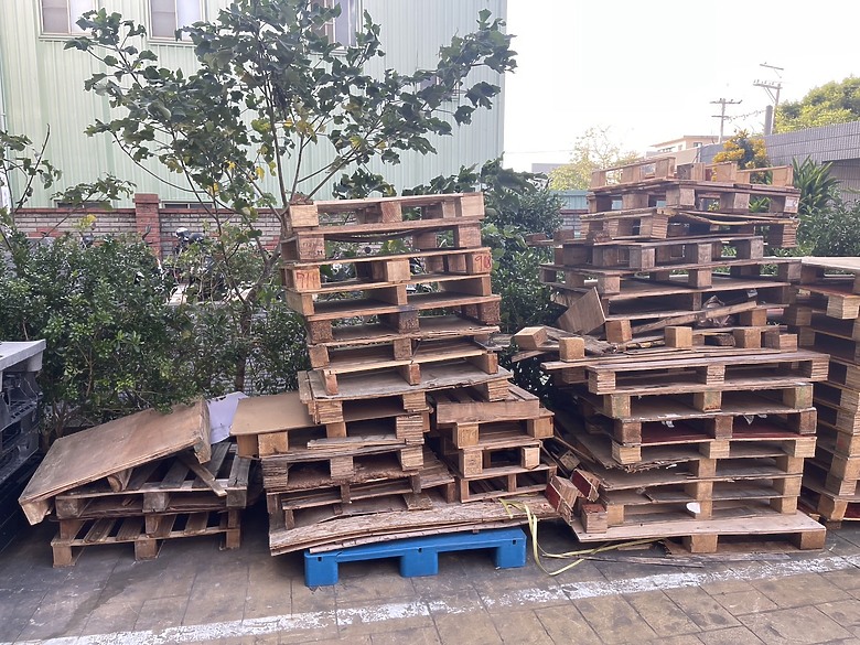 卸貨後用不到的木棧板 有誰需要(免費)
