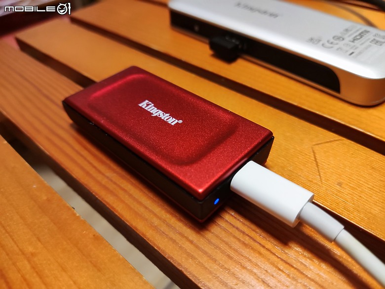 【 體驗分享 】就是快、就是穩、就是紅！ Kingston XS1000R 外接式固態硬碟超 Chill 試用！