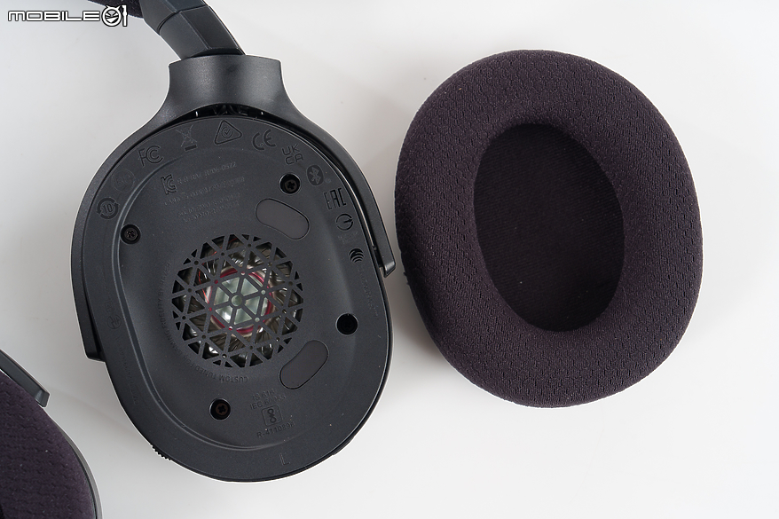 Razer BARRACUDA X CHROMA Black Edition｜炫彩自由切換音樂與遊戲聆聽情境