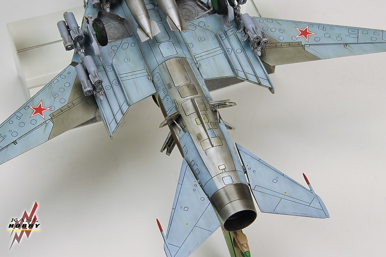 【作品分享】1/72 Sukhoi Su-17UM3 Fitter Yellow 88