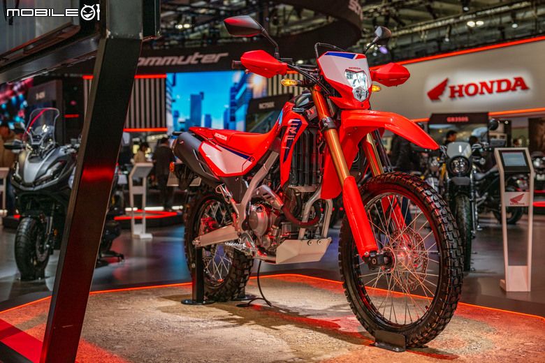 【2024 EICMA】HONDA全新高性能V型三缸渦輪增壓引擎成焦點！兩款電動概念車秀未來展望！