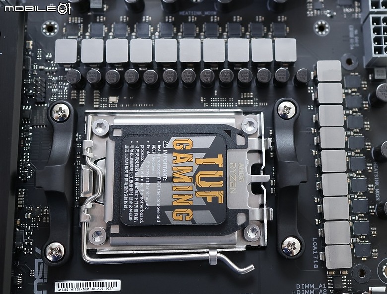 點我看大圖 軍規 TUF 雙 U4 導入 TUF GAMING X870-PLUS WIFI 開箱