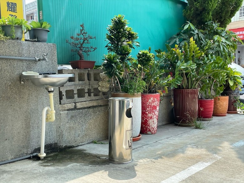 點我看大圖 是水產店也是海產店,餐廳以預約制訂餐,沒有固定菜單,餐點色香味俱全,絕不能錯過先滷後炸的香酥鴨