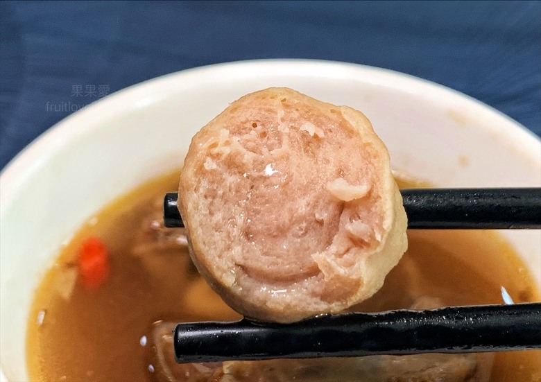 點我看大圖 是水產店也是海產店,餐廳以預約制訂餐,沒有固定菜單,餐點色香味俱全,絕不能錯過先滷後炸的香酥鴨