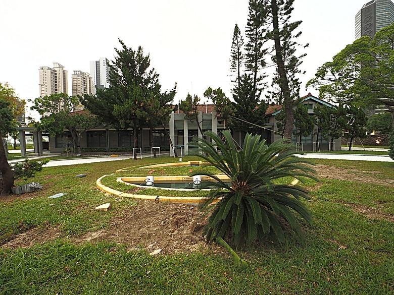 凹子底森林公園之【2024高雄萬聖節-大南瓜你搞怪一起嗨!】、王氏昆仲公園、前鎮之星、高雄捷運凱旋站【星太郎主題車站】、凹子底站【蜜柑站長xㄇㄚˊ幾兔主題車站】,附掛人氣餐廳「醉便宜(高雄延吉店)」 — 高雄捷運與江之電的聯名車站集章活動 — 讓紀念章帶路玩耍去(2)