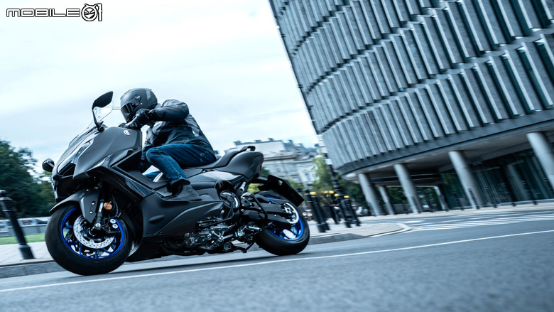 【海外新訊】Yamaha TMAX Tech Max小改發表！面部微整，彎道ABS導入！