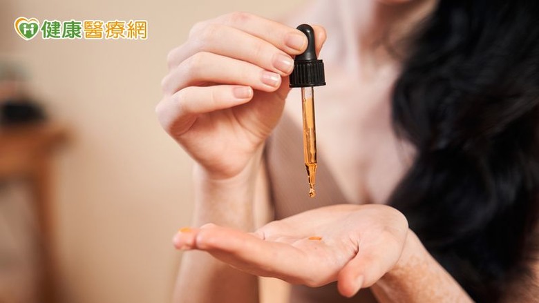 點我看大圖 孕產婦胸部皮膚常有「這些」影響如何保養?乳房也能用妊娠油嗎?