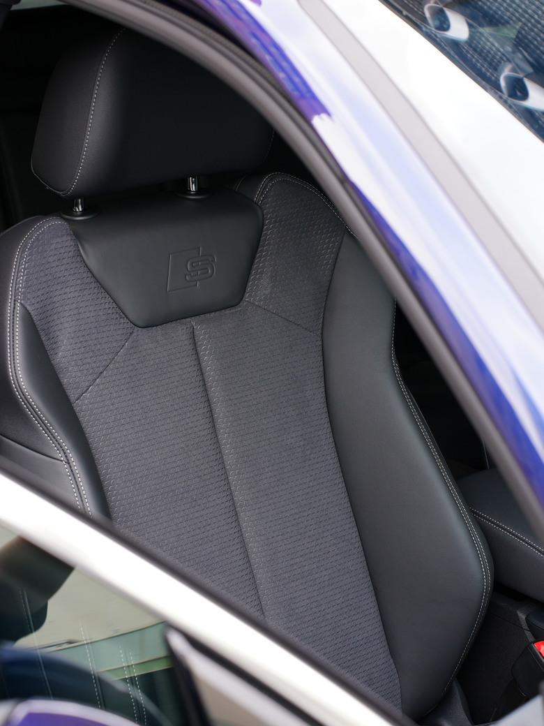 Audi Q3 Sportback 35 TFSI S line｜金屬星際藍 Navarra Blue 2D｜交車照片分享
