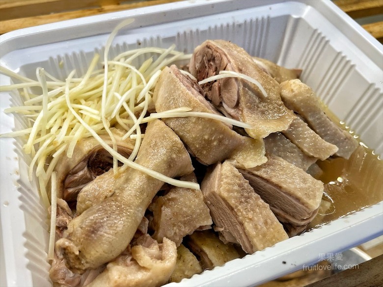 點我看大圖 是水產店也是海產店,餐廳以預約制訂餐,沒有固定菜單,餐點色香味俱全,絕不能錯過先滷後炸的香酥鴨