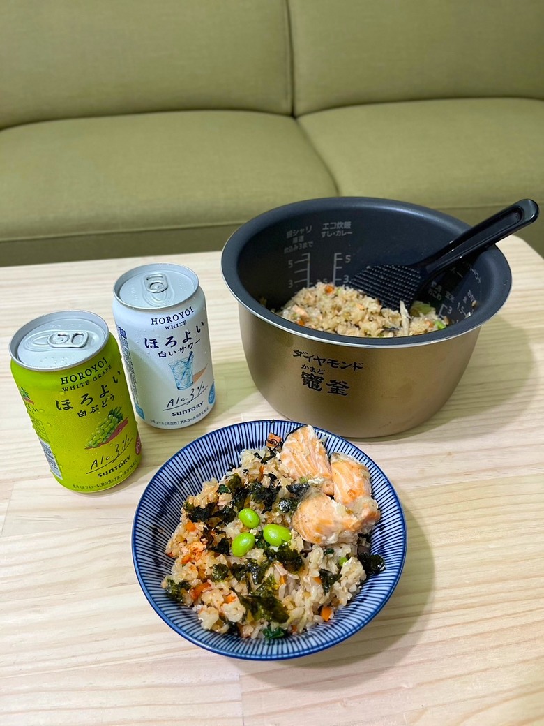 我成功做出日式鮭魚炊飯了!