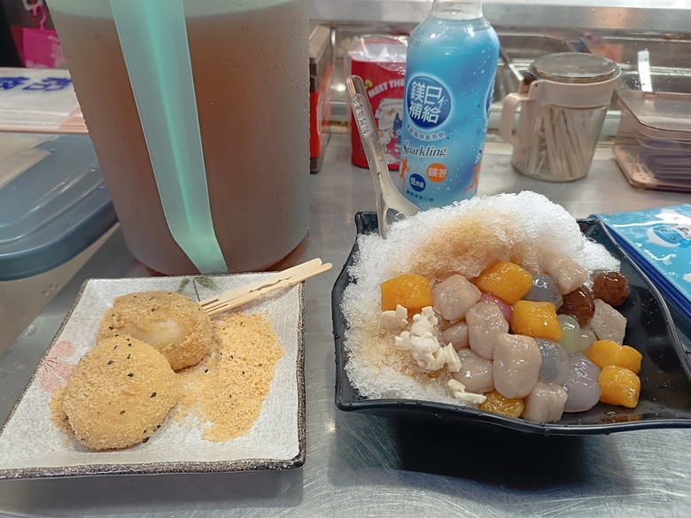 貢寮龍洞四季灣 與 瑞芳美食廣場 — 東北季風初彿,懷想東北角夏日海景與美食