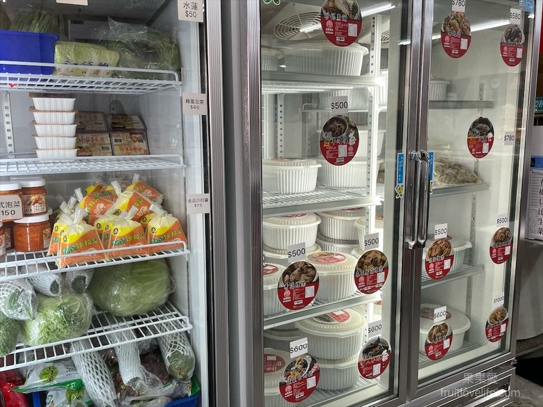 點我看大圖 是水產店也是海產店,餐廳以預約制訂餐,沒有固定菜單,餐點色香味俱全,絕不能錯過先滷後炸的香酥鴨