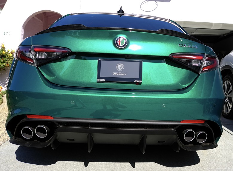 2024 ALFA ROMEO GIULIA QUADRIFOGLIO 開箱