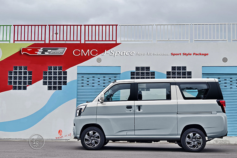 點我看大圖 new J-Space & TownAce VAN廂車內裝看法