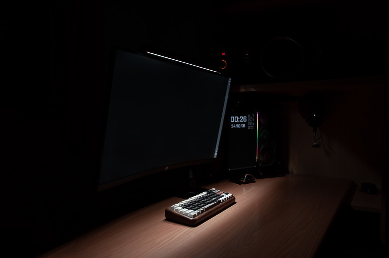 點我看大圖 「ROG AAS01 & ALB01 螢幕支架、掛燈」 - 視覺愉悅開箱文。
