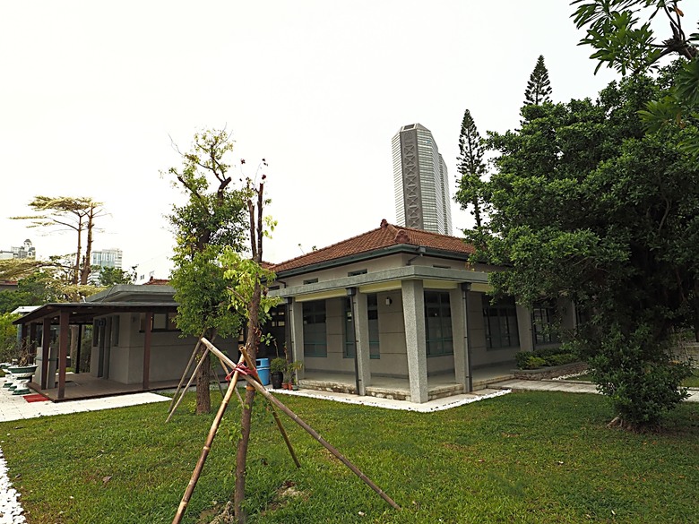 凹子底森林公園之【2024高雄萬聖節-大南瓜你搞怪一起嗨!】、王氏昆仲公園、前鎮之星、高雄捷運凱旋站【星太郎主題車站】、凹子底站【蜜柑站長xㄇㄚˊ幾兔主題車站】,附掛人氣餐廳「醉便宜(高雄延吉店)」 — 高雄捷運與江之電的聯名車站集章活動 — 讓紀念章帶路玩耍去(2)