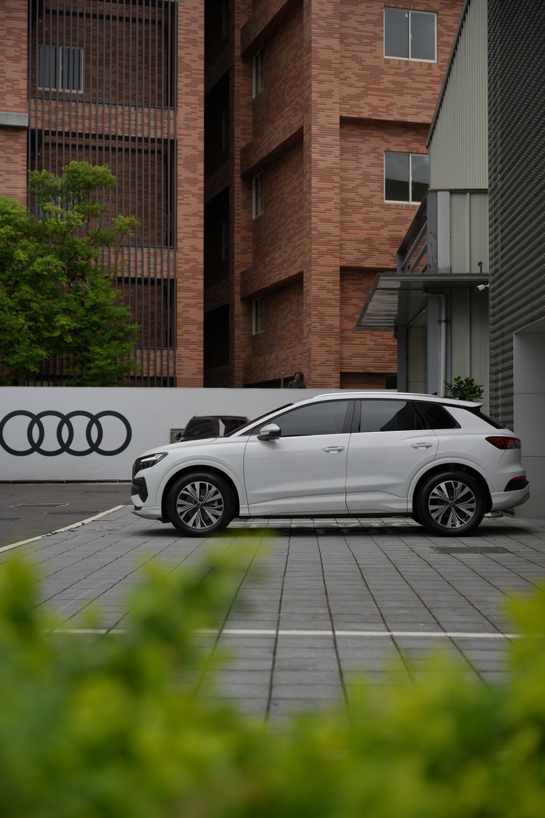 Audi Q4 e-tron 45 advanced｜金屬冰川白 Glacier White 2Y｜實車照片分享