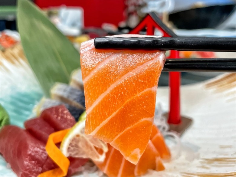 點我看大圖 是水產店也是海產店,餐廳以預約制訂餐,沒有固定菜單,餐點色香味俱全,絕不能錯過先滷後炸的香酥鴨