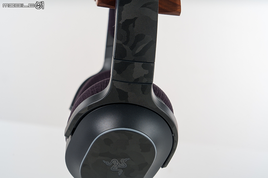 Razer BARRACUDA X CHROMA Black Edition｜炫彩自由切換音樂與遊戲聆聽情境