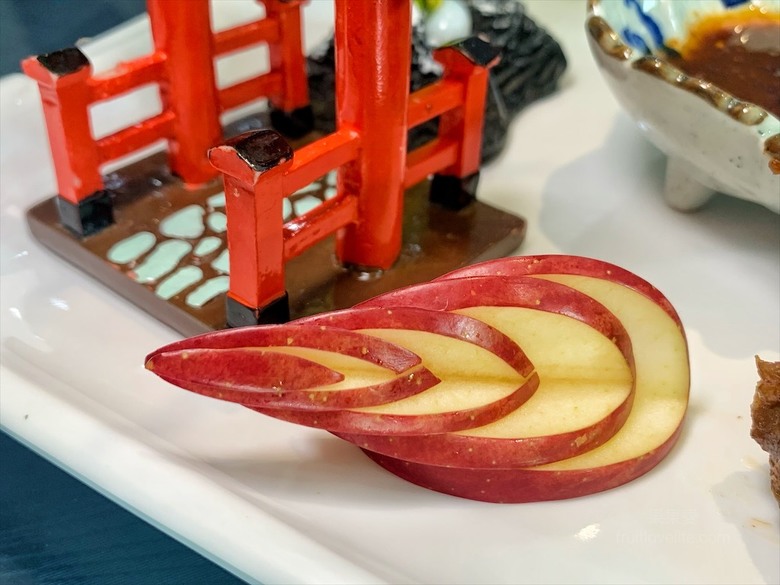 點我看大圖 是水產店也是海產店,餐廳以預約制訂餐,沒有固定菜單,餐點色香味俱全,絕不能錯過先滷後炸的香酥鴨