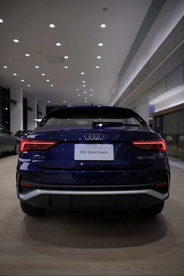 Audi Q3 Sportback 35 TFSI S line｜金屬星際藍 Navarra Blue 2D｜實車照片分享