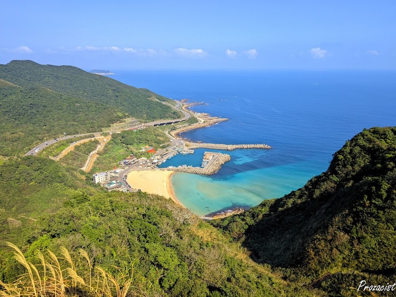 蜿蜒的外木山海岸線