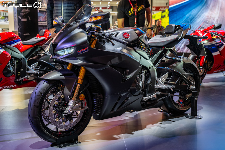 【2024 EICMA】HONDA全新高性能V型三缸渦輪增壓引擎成焦點!兩款電動概念車秀未來展望!