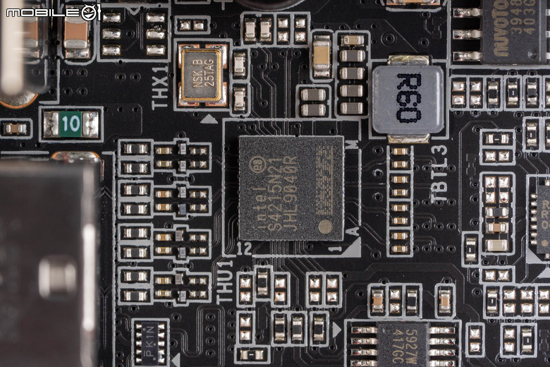 Gigabyte Z890 AORUS MASTER 主機板開箱 以海量周邊連接與 AI 超頻輔助功能打造全方位平台