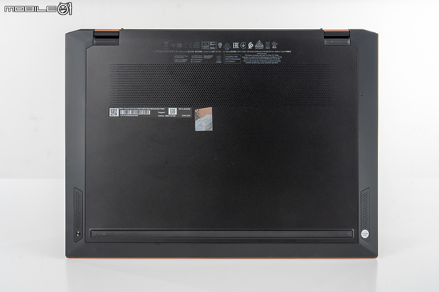 MSI Summit 13 AI+ EVO A2VM｜AI 驅動全日續航與行動高效的智慧夥伴