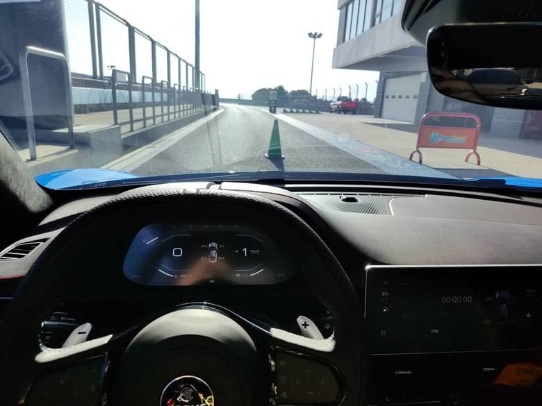 Lotus Emira 純原廠麗寶賽道首測：顏值、性能兼具的完美FunCar