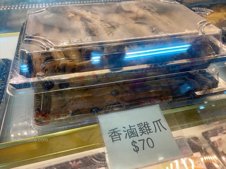 點我看大圖 是水產店也是海產店,餐廳以預約制訂餐,沒有固定菜單,餐點色香味俱全,絕不能錯過先滷後炸的香酥鴨