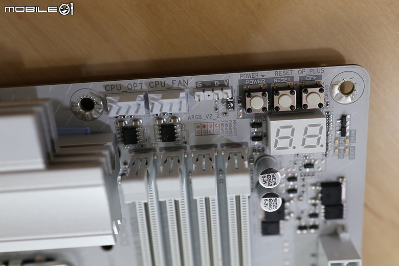 白的徹底 Z890 AORUS ELITE WIFI7 ICE 白色鷹神