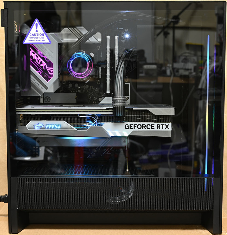 點我看大圖 2024 NZXT H5 FLOW RGB機殼開箱