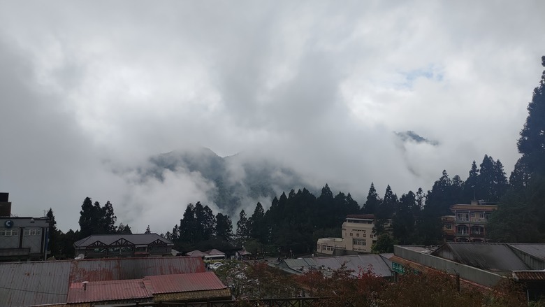 點我看大圖 【遊記】夸父逐日想跑贏太陽,大漠逐日是想看日出,阿里山國家森林遊樂區 (祝山線) - 大漠國渡