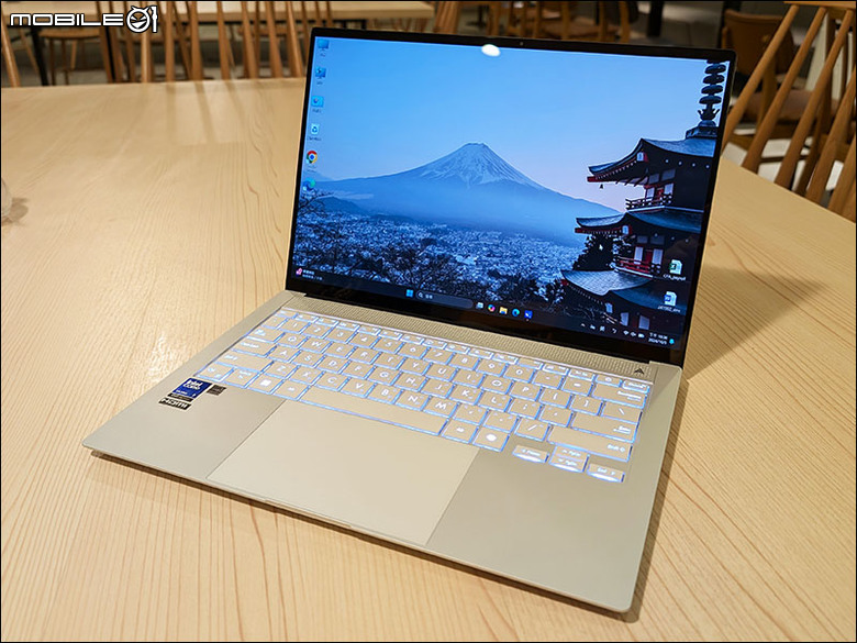 UX5406SA微開箱 - 旅行貼身夥伴