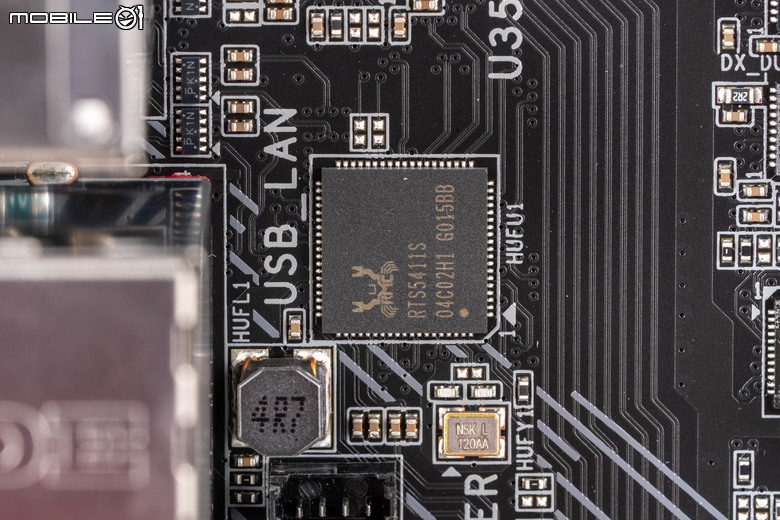 Gigabyte Z890 AORUS MASTER 主機板開箱 以海量周邊連接與 AI 超頻輔助功能打造全方位平台
