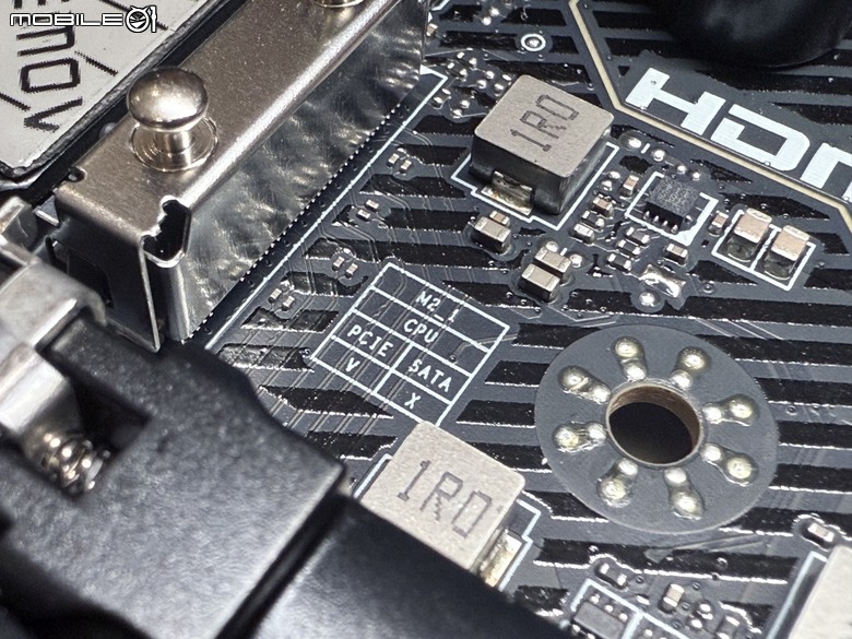 為Ryzen 9000 X3D做準備！MSI X870E Carbon Wifi 主機板