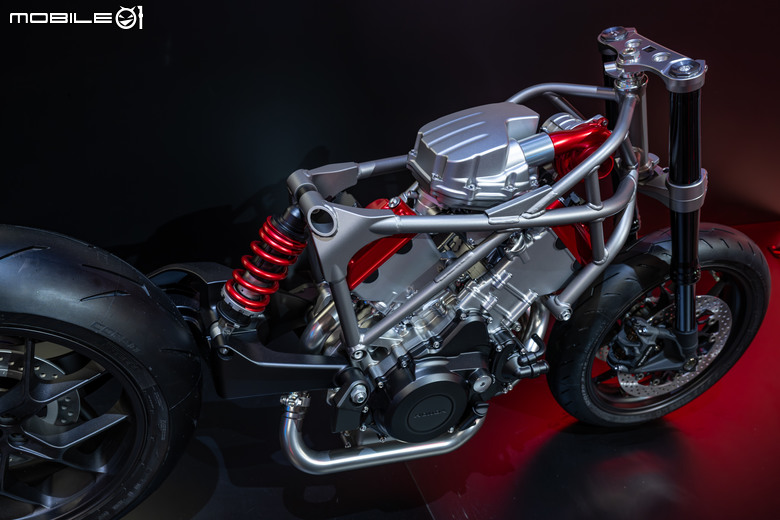 【2024 EICMA】HONDA全新高性能V型三缸渦輪增壓引擎成焦點!兩款電動概念車秀未來展望!