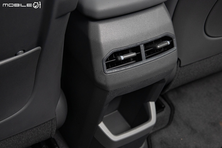 Kia EV3 韓國試駕｜重量級純電小休旅，宛如縮小版EV9真的很有料！