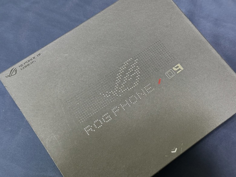 開箱ROG Phone 9 Pro Edition