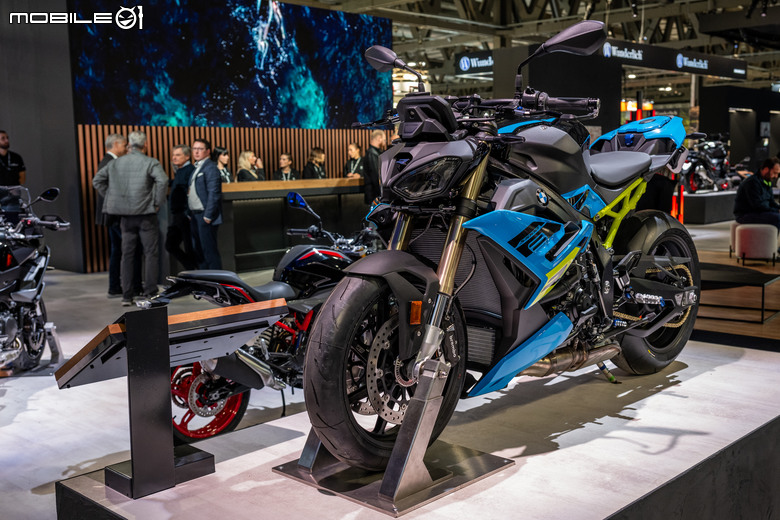【2024 EICMA】BMW Motorrad回歸！二輪M Power傾巢而出，Rossi戰車驚喜現身！