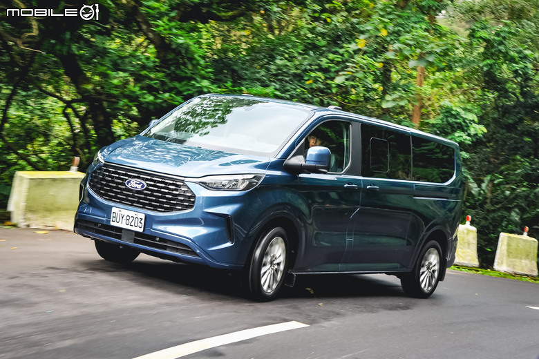 Ford Tourneo Custom 福特旅行家 Bus Titanium 8座試駕｜豐富的座椅機能、超大空間就是好用！