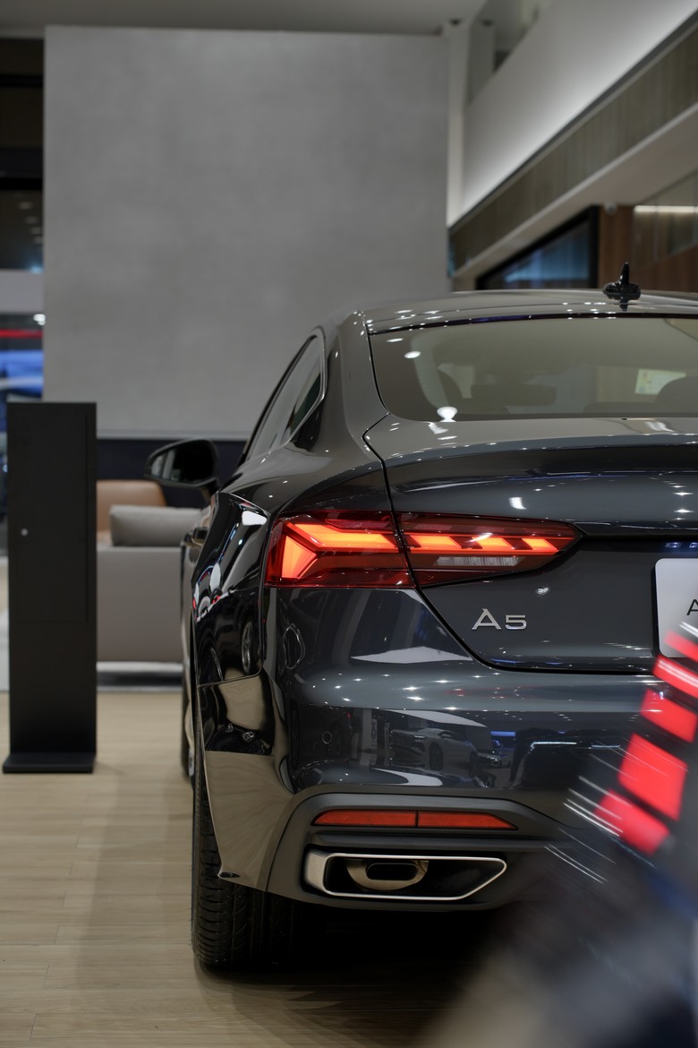 Audi A5 Sportback 40 TFSI｜金屬曼哈頓灰 Manhattan Grey H1｜實車照片分享