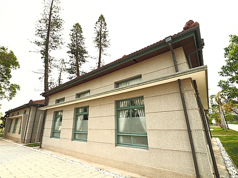 凹子底森林公園之【2024高雄萬聖節-大南瓜你搞怪一起嗨!】、王氏昆仲公園、前鎮之星、高雄捷運凱旋站【星太郎主題車站】、凹子底站【蜜柑站長xㄇㄚˊ幾兔主題車站】,附掛人氣餐廳「醉便宜(高雄延吉店)」 — 高雄捷運與江之電的聯名車站集章活動 — 讓紀念章帶路玩耍去(2)