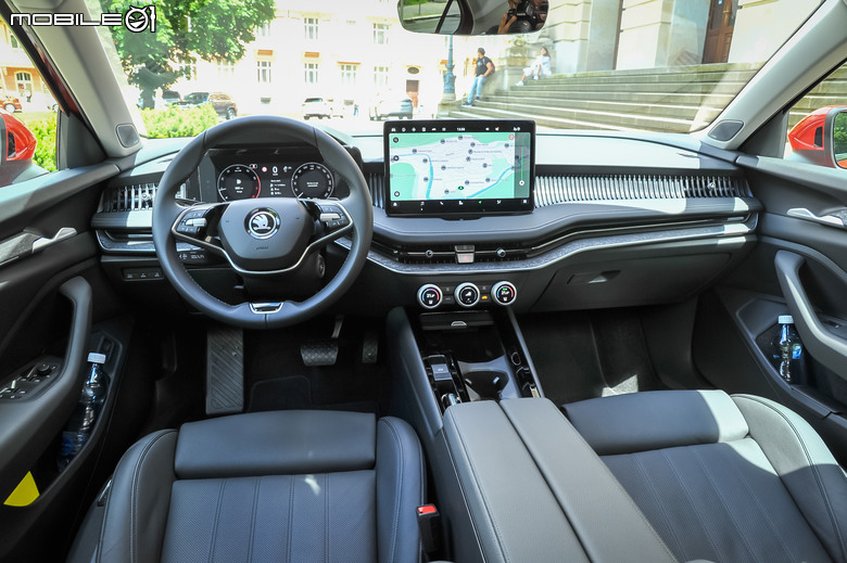 Škoda Superb 大改款捷克試駕|品牌旗艦持續升級、更有型且內外兼備!
