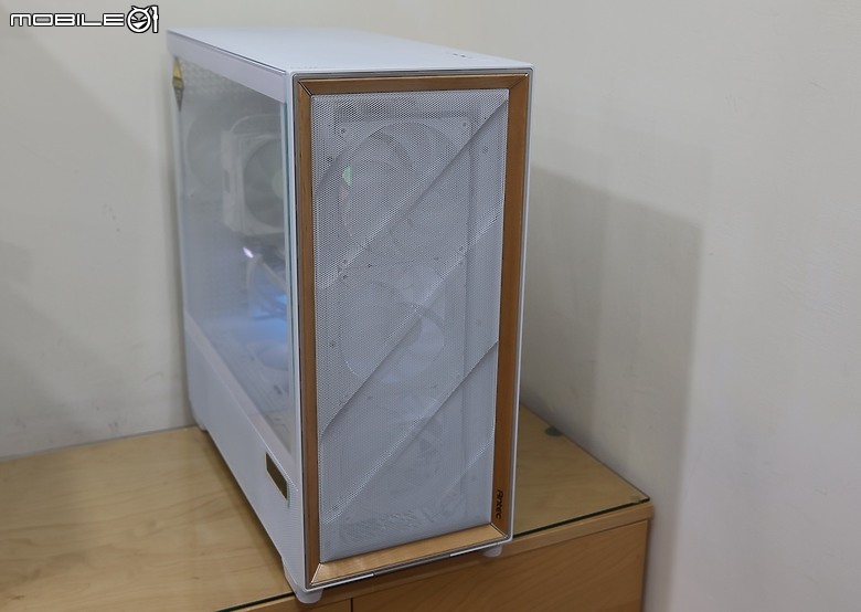 木紋風與金屬的結合 Antec FLUX PRO 開箱