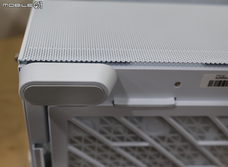 木紋風與金屬的結合 Antec FLUX PRO 開箱