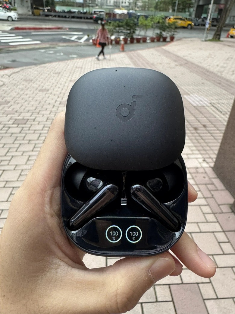 全方位開箱！Soundcore Liberty 4 Pro能否打趴Apple的AirPods Pro 2？