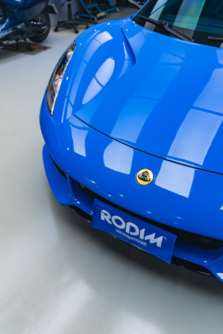 Lotus Emira包膜分享: Rodim R3 Pro TPU 全車犀牛皮隱型車衣