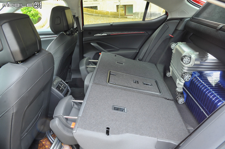 Škoda Superb 大改款捷克試駕|品牌旗艦持續升級、更有型且內外兼備!